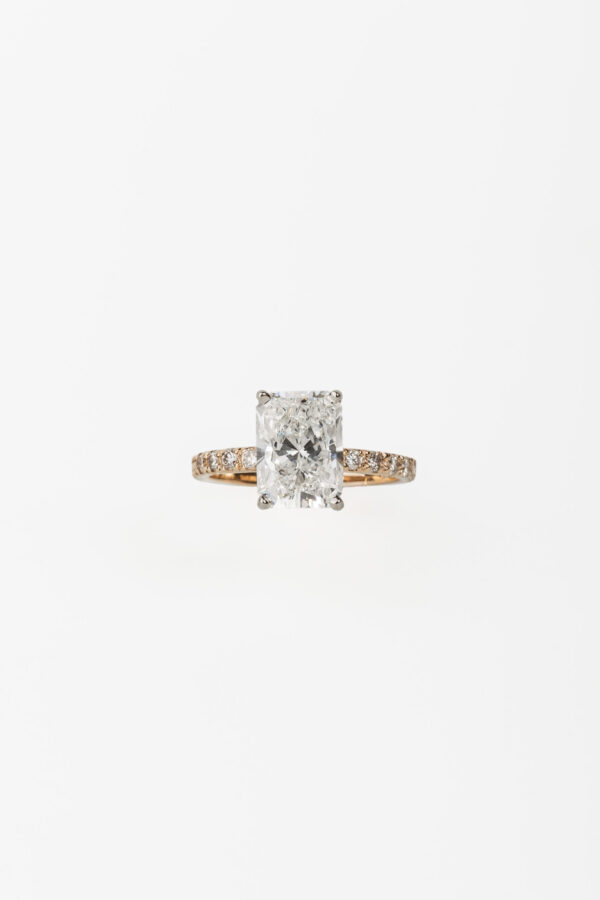Anillo de Compromiso Radiant con Pave