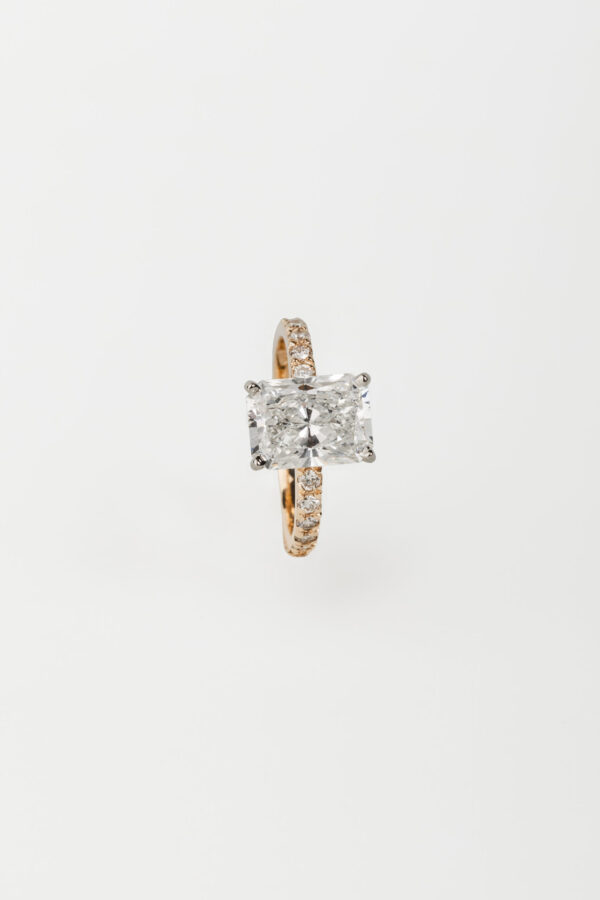 Anillo de Compromiso Radiant con Pave - Image 3