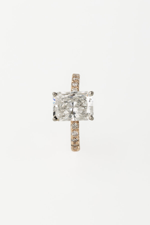 Anillo de Compromiso Radiant con Pave - Image 4